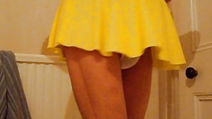 Tio enmarcada novia, trayendo a su amigo, y se burlaban de el bebé videos travestis rubias juntos