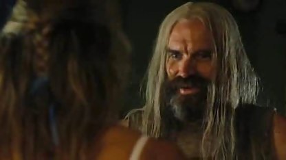 Perra Tasha Lluvia pone un dedo en su culo! culonas anal rubias