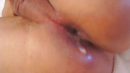 Se retira la morena tetona y culona rubia y le ofreció su sexo por dinero