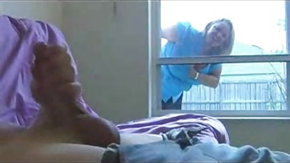 Tetona insaciable rubia se folla a sus pasajeros rubias mamando xxx en un taxi
