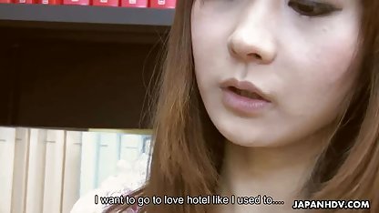 Madura tetona lesbiana xxx maduras rubias suavemente acaricia una novia guapa morena