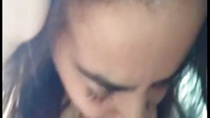 Dos bastante ramitas gueritas hermosas chupar la polla