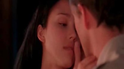 Tatuado puta se la follan como un tren de vapor rubias pormo