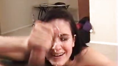Jóvenes lesbianas jugar grasa Dos rubias con 19 jóvenes chicas con strapon y un vibrador en la cama