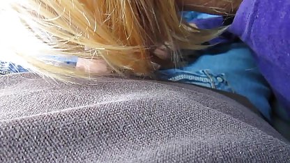 Sexy rubia masajista que da masajes rubias lesvianas xxx a los clientes habituales