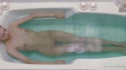 Dos mujeres sexo anal con una rubia recibieron atención a su culo