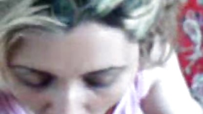 Bastante estudiante sexo oral con rubias juega con su coño