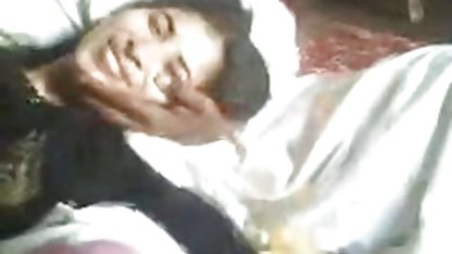 Una chica con un poco realista de coño peludo contenedoras hasta la cocina rubias peludas gratis